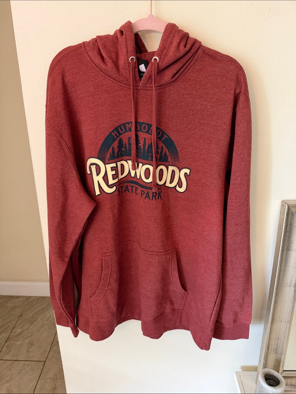District earthy, burgundy humble Redwood State Park graphic hoodie XXL
